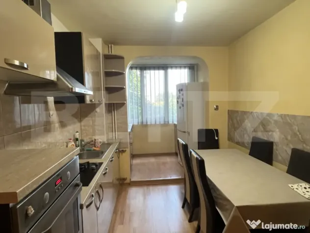 Apartament 3 camere de inchiriat Dacia - Oradea (Bihor)