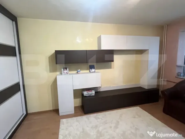 Apartament 3 camere de inchiriat Dacia - Oradea (Bihor)