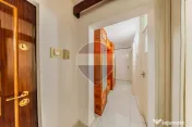 Apartament cu 3 camere, in zona Boul Rosu 