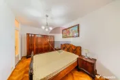 Apartament cu 3 camere, in zona Boul Rosu 