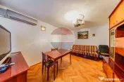 Apartament cu 3 camere, in zona Boul Rosu 