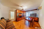 Apartament cu 3 camere, in zona Boul Rosu 