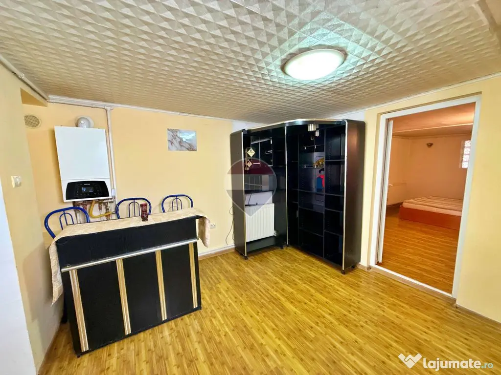 Casă cu 5 camere și garaj, de închiriat în zona Boul ... - Arad (Arad)