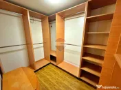 Casă cu 5 camere și garaj, de închiriat în zona Boul ... 
