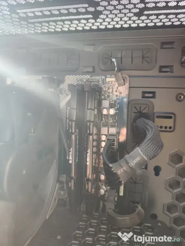 PC Gaming AMD Ryzen 5 5600X | RTX 3070 | 16GB RAM | Sursă Seasonic 80+ Gold