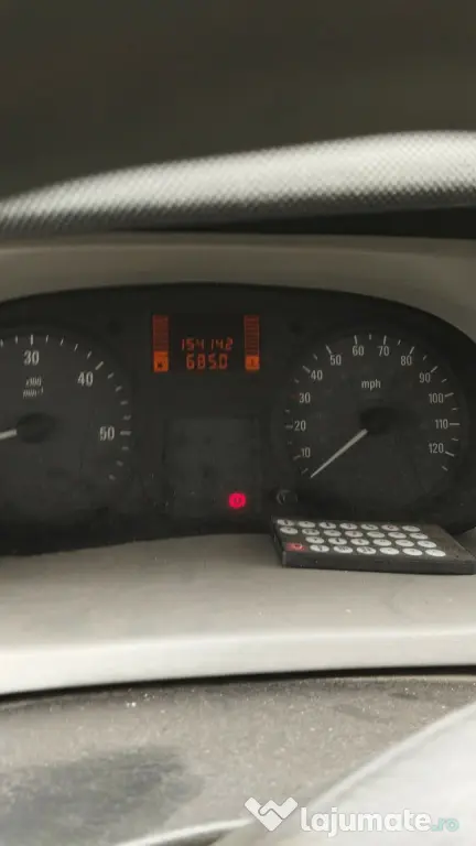 Vând Renault trafic 8+1