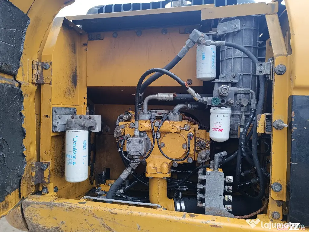 Excavator pe senile Caterpillar 323D L, 25 tone, 2008 - Negresti Oas (Satu-Mare)