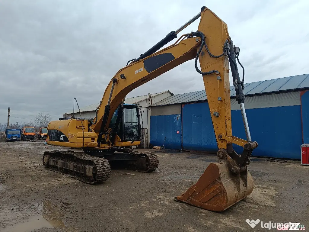 Excavator pe senile Caterpillar 323D L, 25 tone, 2008 - Negresti Oas (Satu-Mare)
