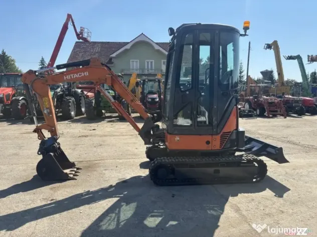 Miniexcavator Hitachi ZAXIS 22U-2, 2010, 2,2 tone - Negresti Oas (Satu-Mare)