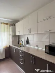 Apartament 3 camere, 72mp, mobilat și utilat 