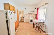 Garsonieră la casă de închiriat,str Lungă 