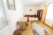 Garsonieră la casă de închiriat,str Lungă 