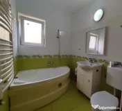 Apartament 3 camere, parter de vilă, 2 parcări | zona Ceta 