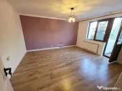 Apartament 2 camere – renovat complet, etaj 1, cu boxă... 