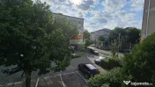 Apartament 2 camere – renovat complet, etaj 1, cu boxă...