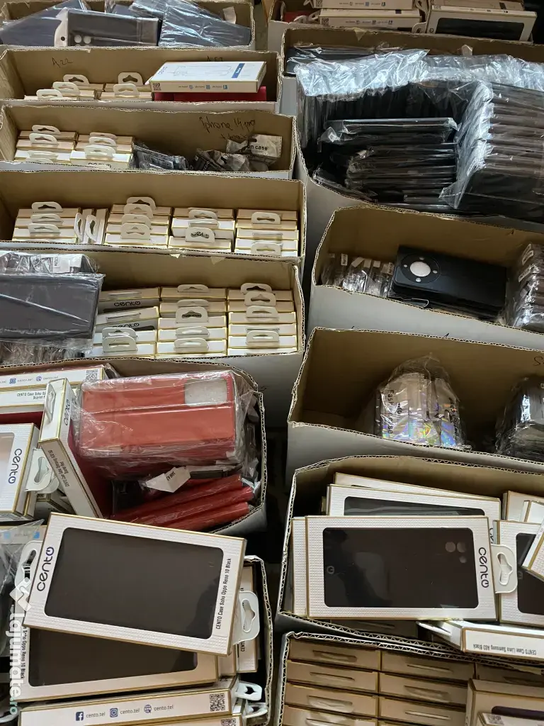 Huse de telefon si folii diverse en gros