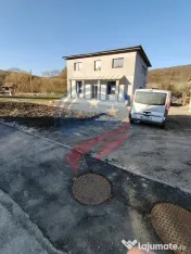 Vilă semifinisată de vânzare str. Remetea 217 mp si 67...