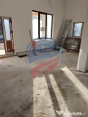 Vilă semifinisată de vânzare str. Remetea 217 mp si 67...