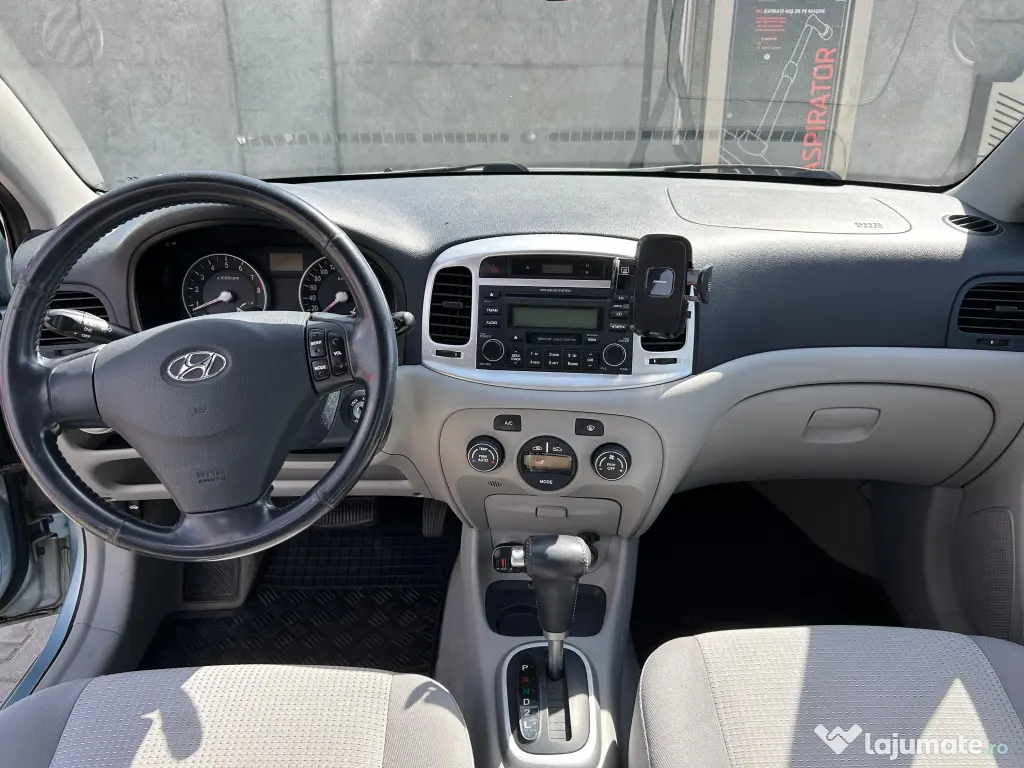 Vând Hyundai Accent