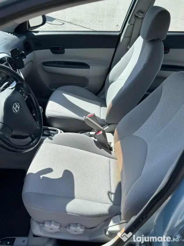 Vând Hyundai Accent