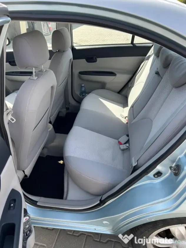 Vând Hyundai Accent