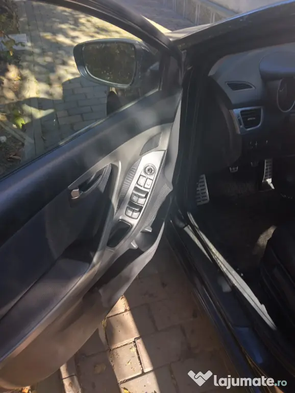 Vând auto Hyundai Elantra Highway+. Gata de drum.