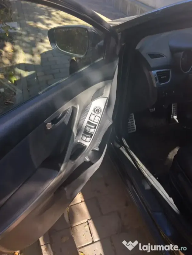 Vând auto Hyundai Elantra Highway+. Gata de drum.