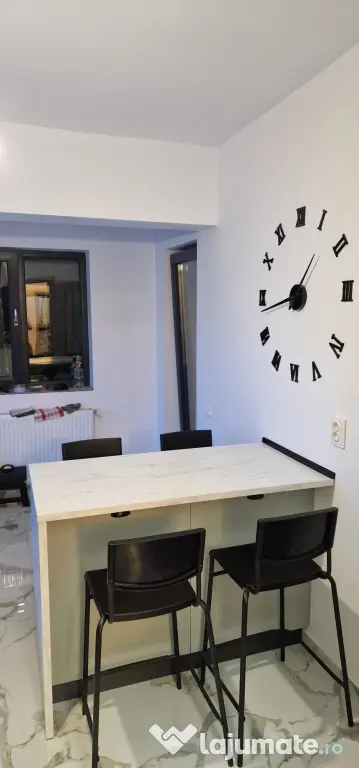 Vand apartament 3 camere complet mobilat si utilat Central