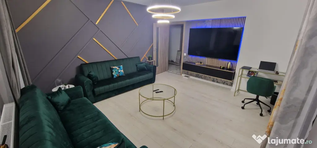 Vand apartament 3 camere complet mobilat si utilat Central