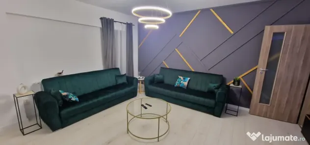 Vand apartament 3 camere complet mobilat si utilat Central