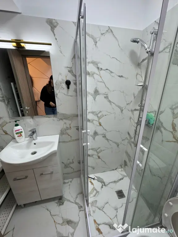 Vand apartament 3 camere complet mobilat si utilat Central