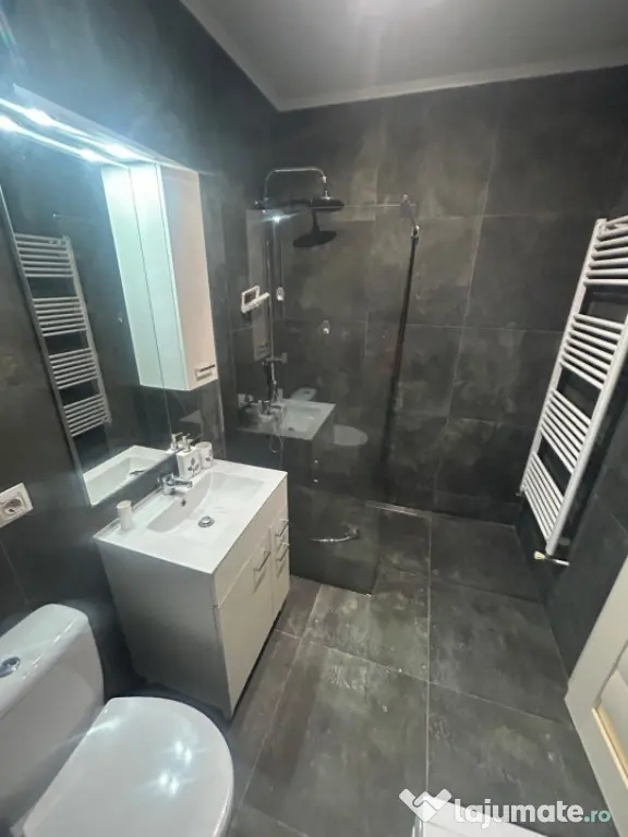 Vand apartament 3 camere 65mp+balcon 8 mp zona Avram Iancu , - Floresti (Cluj)