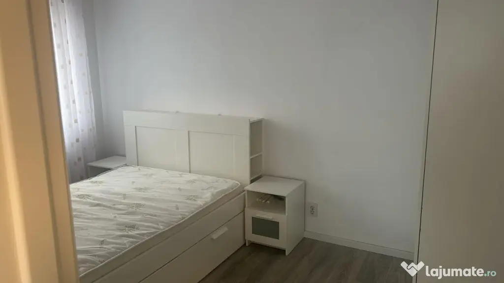 Vand apartament 3 camere 65mp+balcon 8 mp zona Avram Iancu , - Floresti (Cluj)