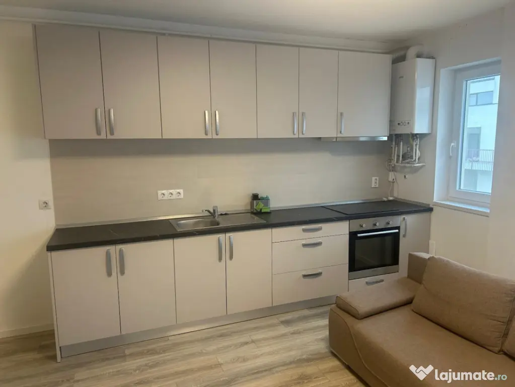 Vand apartament 3 camere 65mp+balcon 8 mp zona Avram Iancu , - Floresti (Cluj)