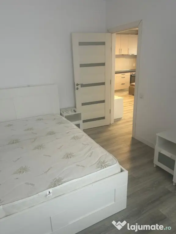 Vand apartament 3 camere 65mp+balcon 8 mp zona Avram Iancu , - Floresti (Cluj)