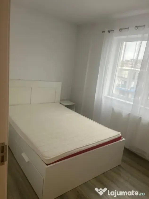 Vand apartament 3 camere 65mp+balcon 8 mp zona Avram Iancu , - Floresti (Cluj)
