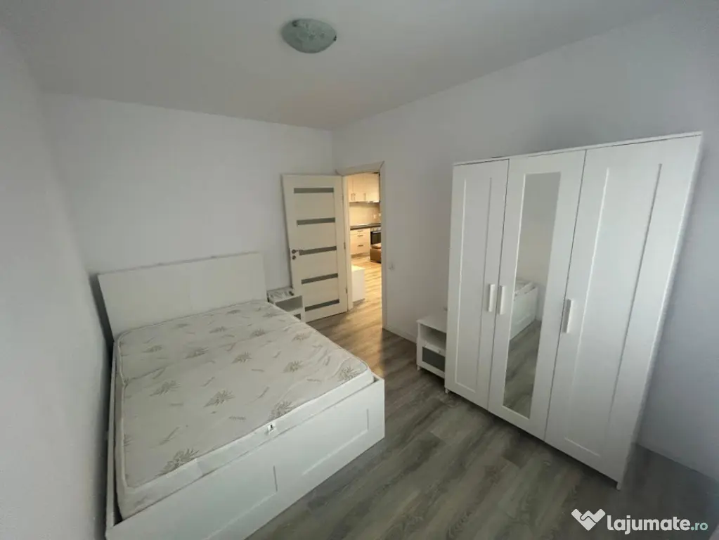 Vand apartament 3 camere 65mp+balcon 8 mp zona Avram Iancu , - Floresti (Cluj)