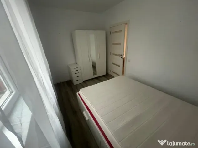 Vand apartament 3 camere 65mp+balcon 8 mp zona Avram Iancu , - Floresti (Cluj)