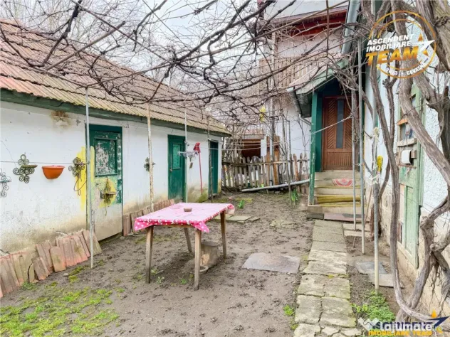 Casa traditionala, cu 709 mp teren intravilan zona apreciabi - Sfantu Gheorghe (Covasna)