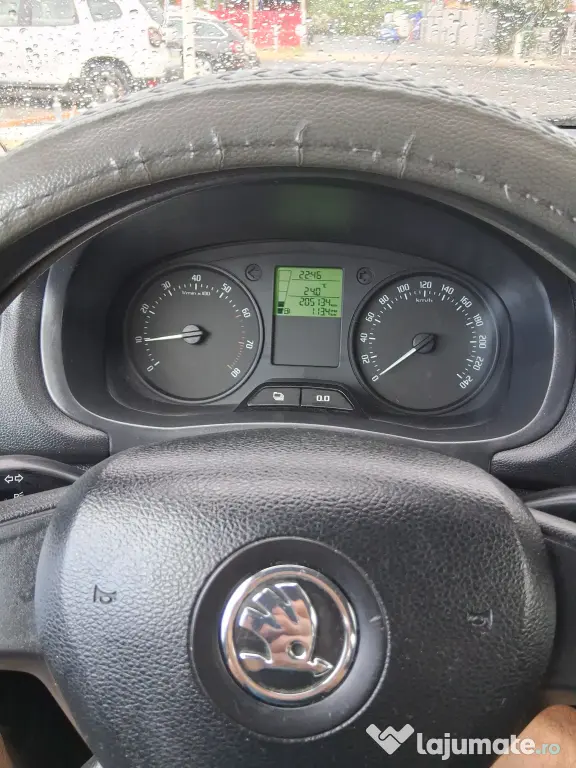 Vând skoda fabia 2. 1,2 benzina 2012.