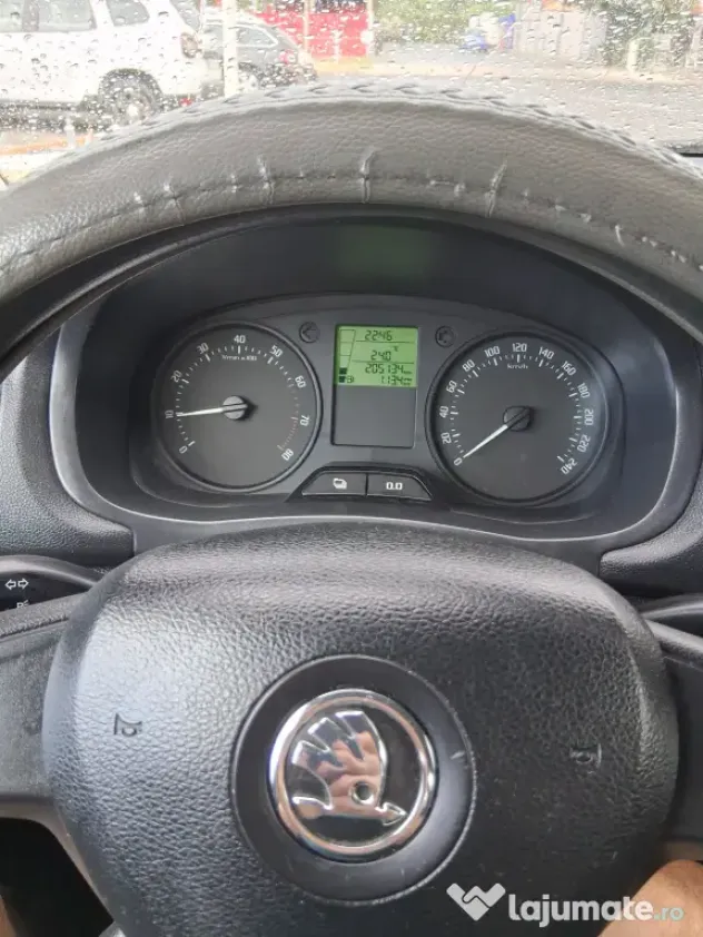 Vând skoda fabia 2. 1,2 benzina 2012.