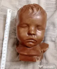 Bust de bebelus adormit teracota/gips patinat 17 cm. foarte greu