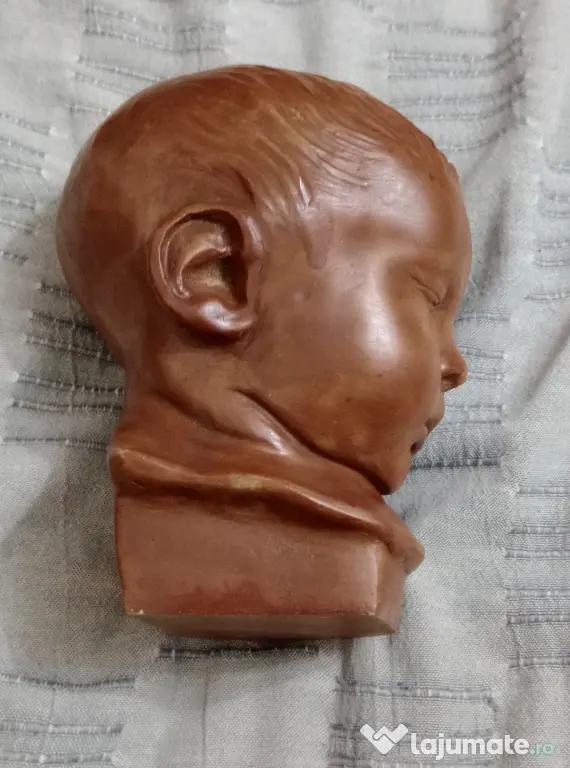 Bust de bebelus adormit teracota/gips patinat 17 cm. foarte greu