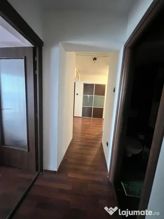 Faleza Nord apartament 3 camere loc parcare termen lung - Constanta (Constanta)