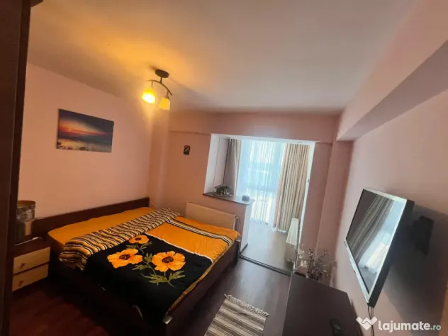Faleza Nord apartament 3 camere loc parcare termen lung - Constanta (Constanta)
