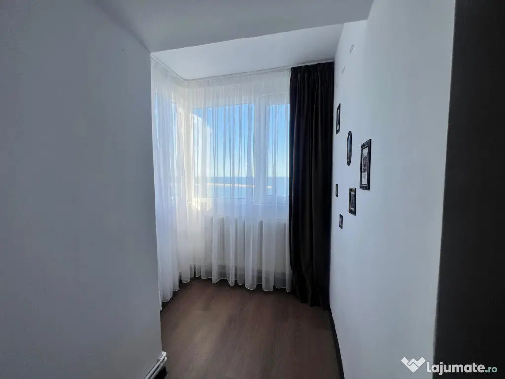 Faleza Nord apartament 3 camere loc parcare termen lung - Constanta (Constanta)
