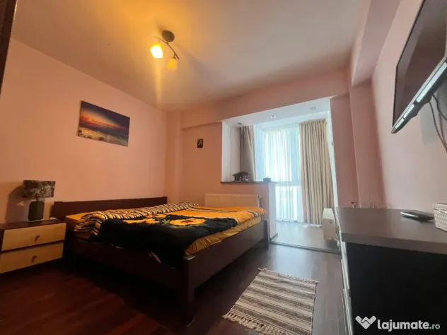 Faleza Nord apartament 3 camere loc parcare termen lung - Constanta (Constanta)