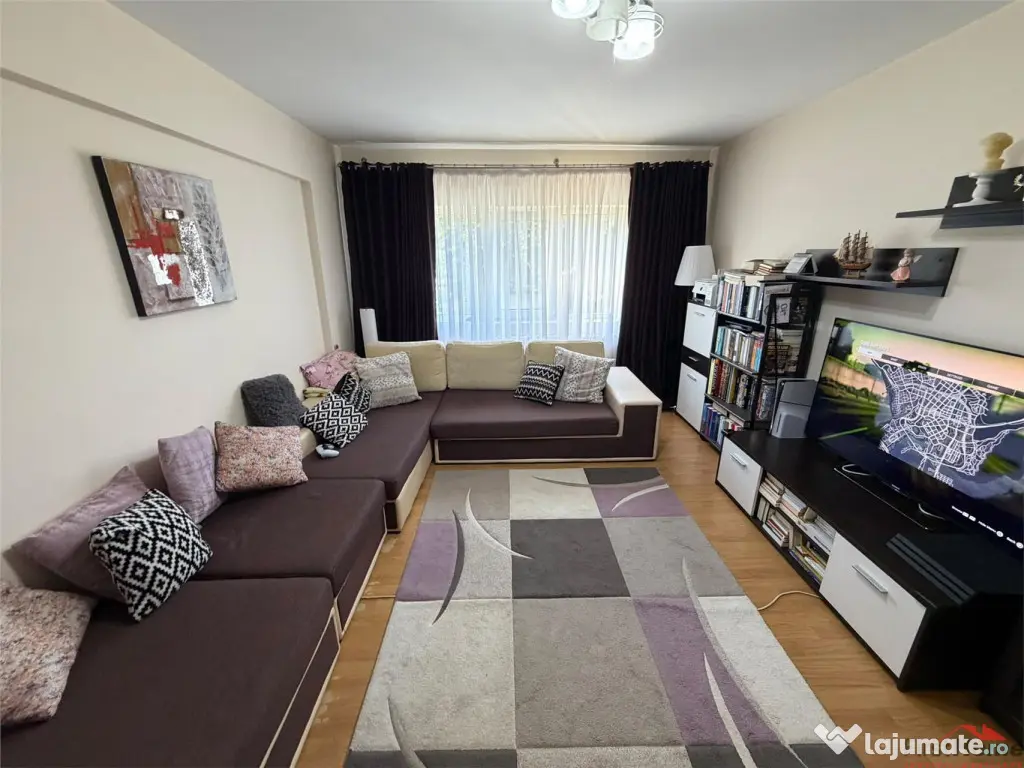 Apartament 3 camere, renovat, Supeco , etaj 4 cu acoperis - Focsani (Vrancea)