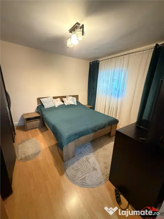 Apartament 3 camere, renovat, Supeco , etaj 4 cu acoperis - Focsani (Vrancea)