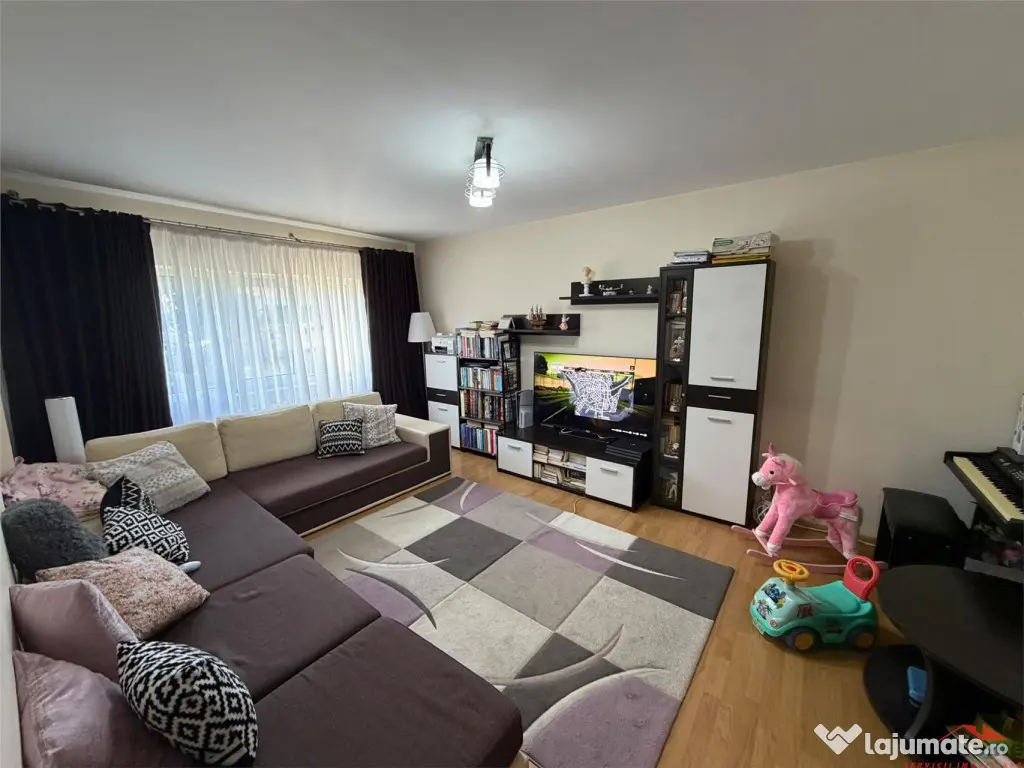 Apartament 3 camere, renovat, Supeco , etaj 4 cu acoperis - Focsani (Vrancea)